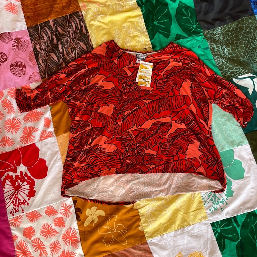 Manuhealii- nwt top